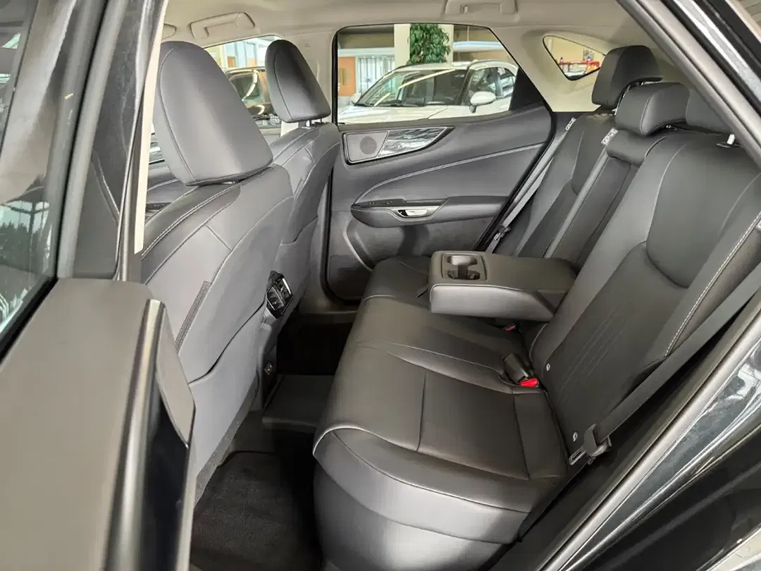 Lexus NX 450h+ - Thumbnail 5
