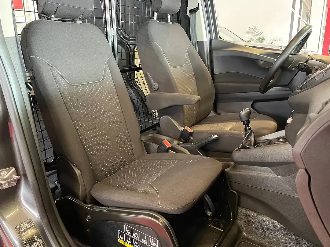 Ford Transit Courier - Thumbnail 13