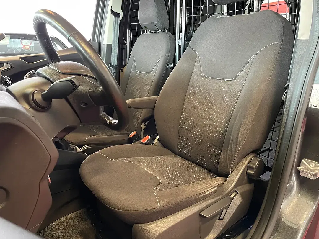 Ford Transit Courier - Thumbnail 8
