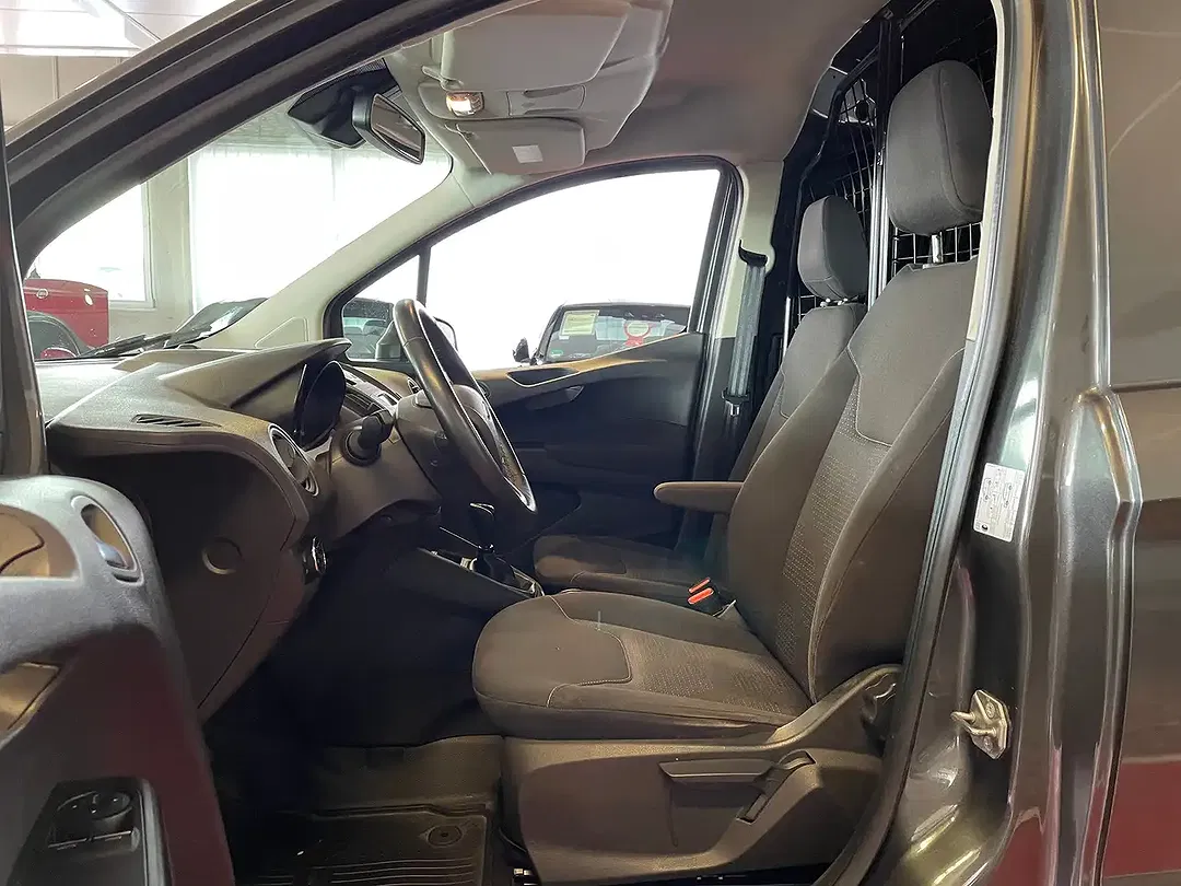 Ford Transit Courier - Thumbnail 9