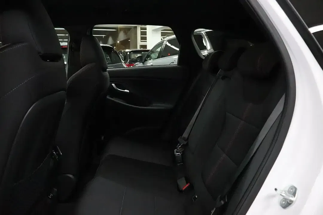 Hyundai i30 - Thumbnail 15