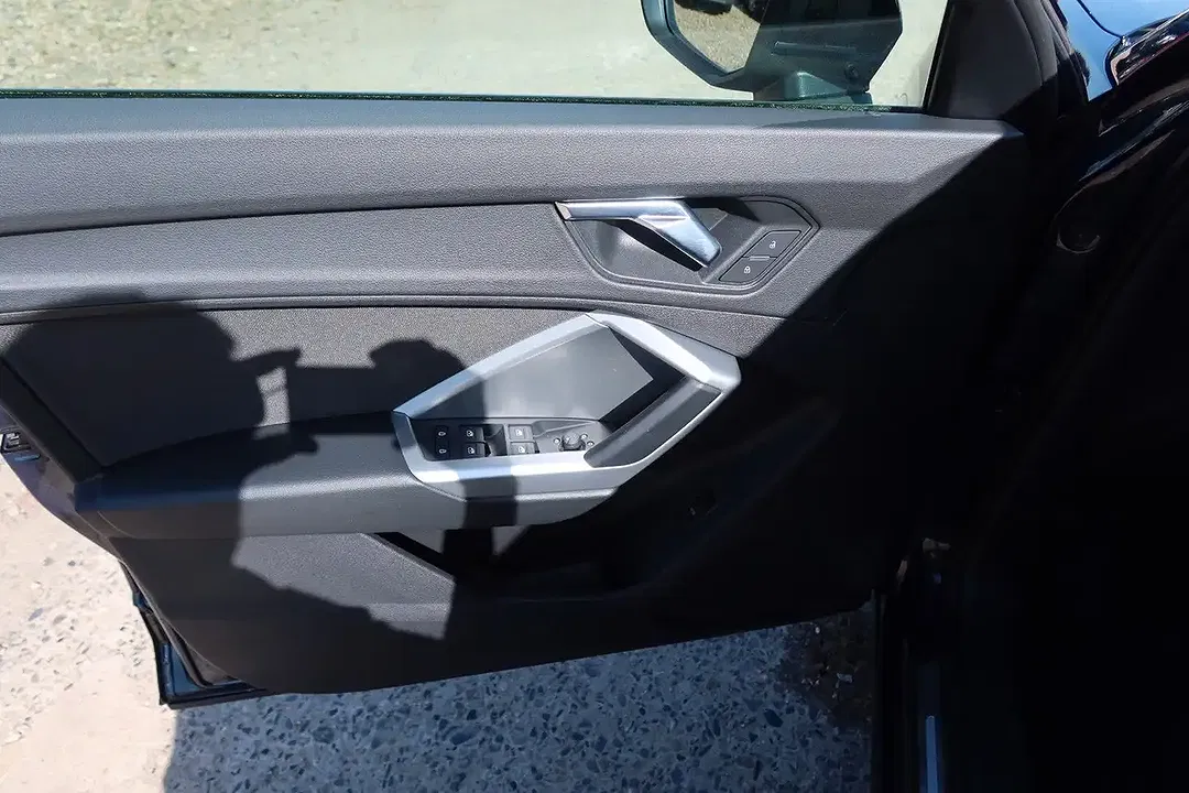 Audi Q3 - Thumbnail 12