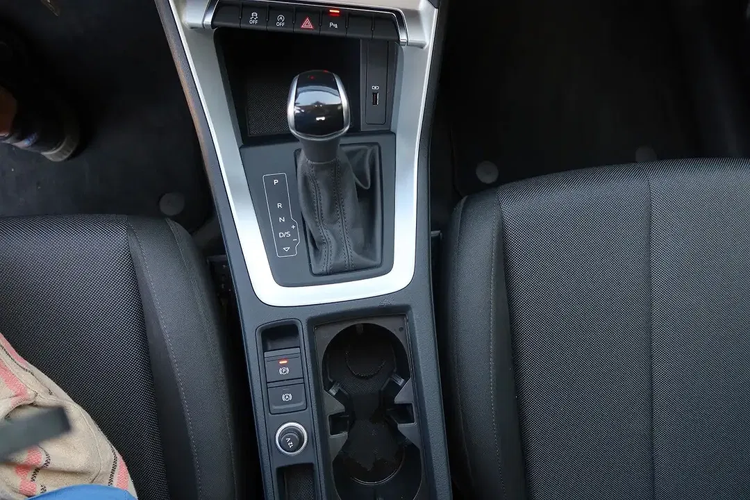 Audi Q3 - Thumbnail 15