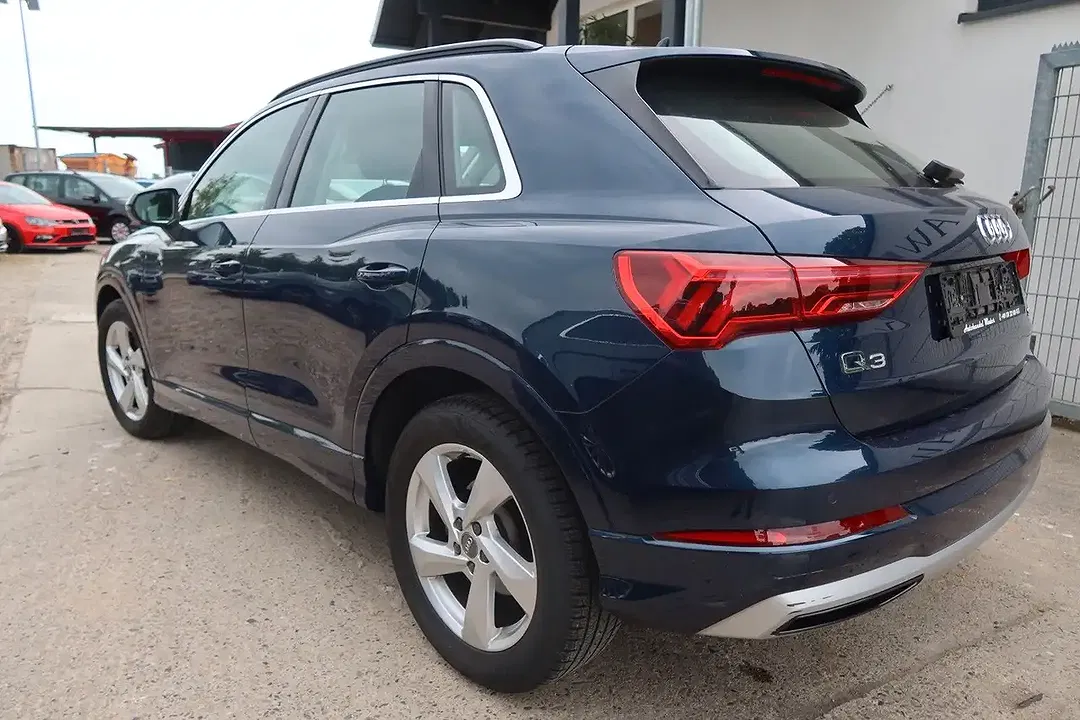 Audi Q3 - Thumbnail 5
