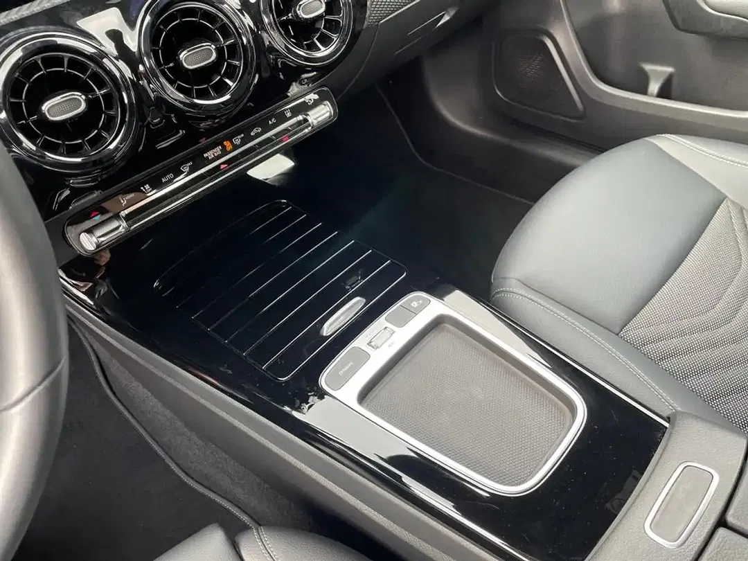 Mercedes-Benz A 250 - Thumbnail 14