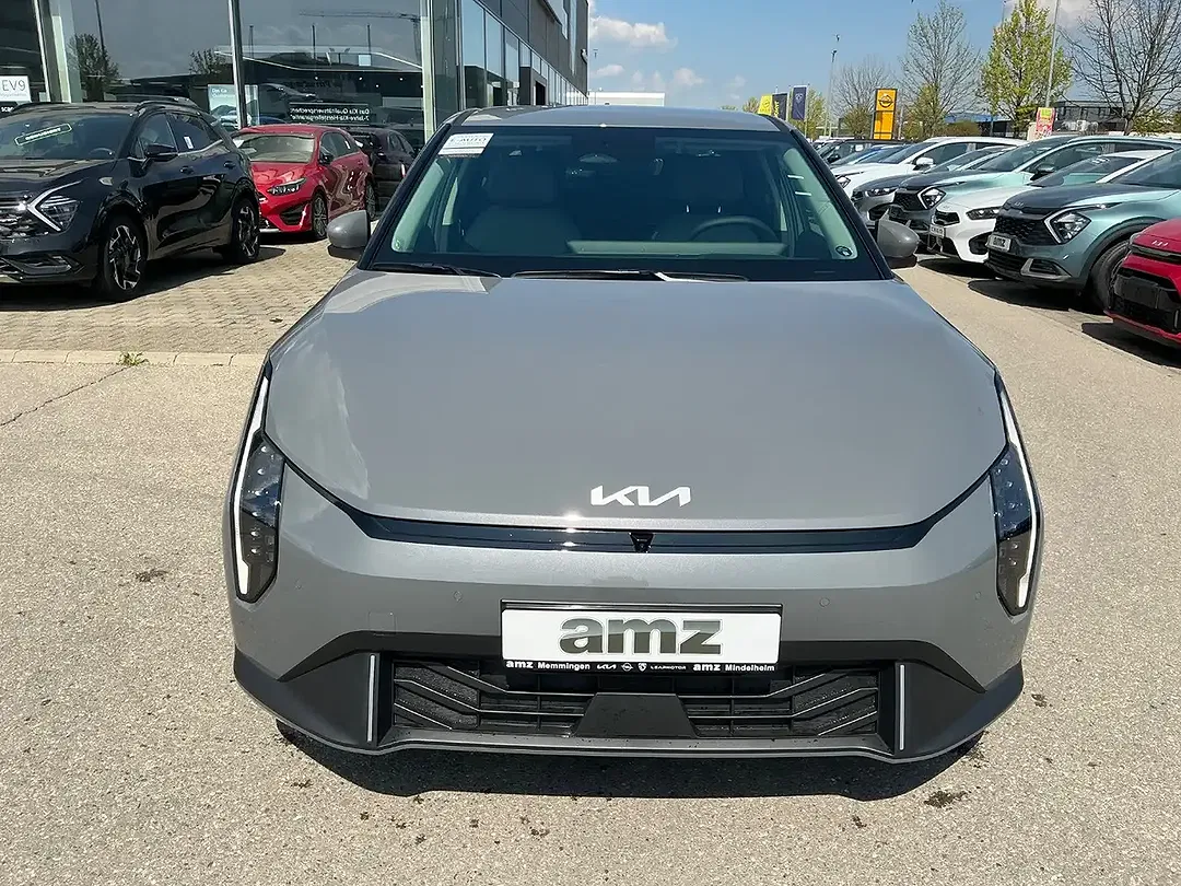Kia EV4 - Thumbnail 2