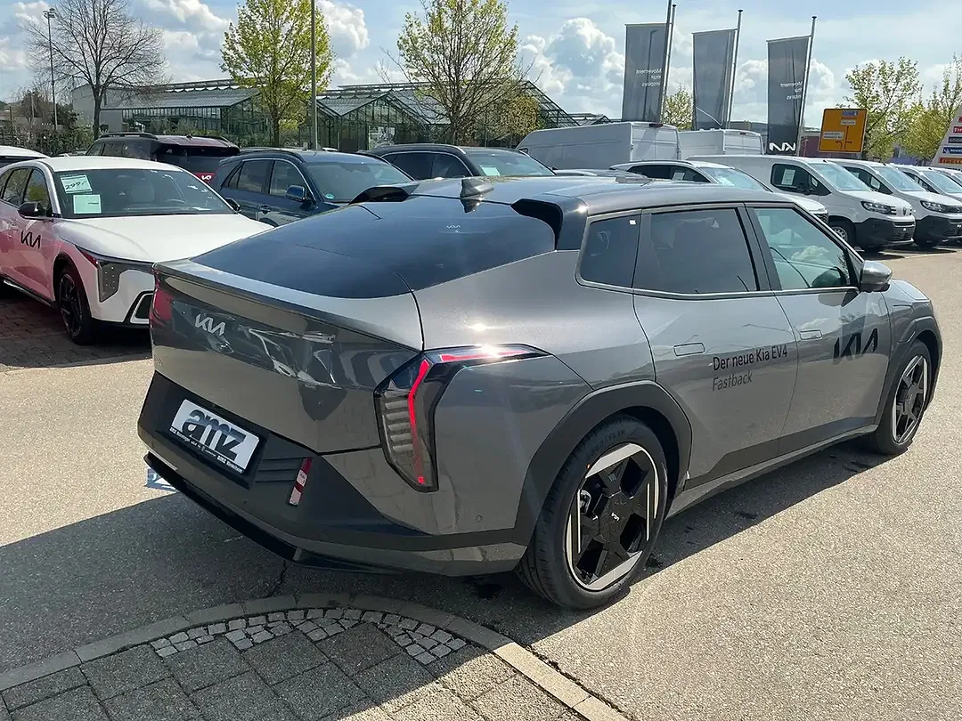 Kia EV4 - Thumbnail 5