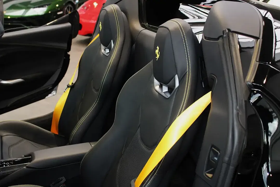 Ferrari 296 GTS - Thumbnail 6