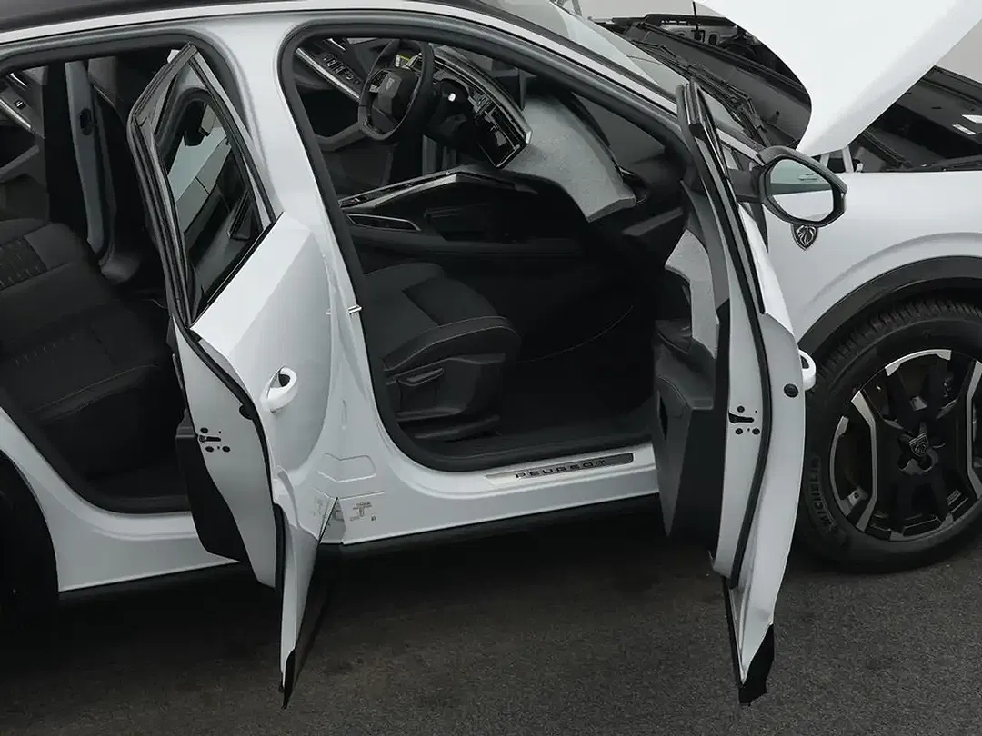 Peugeot 3008 - Thumbnail 9