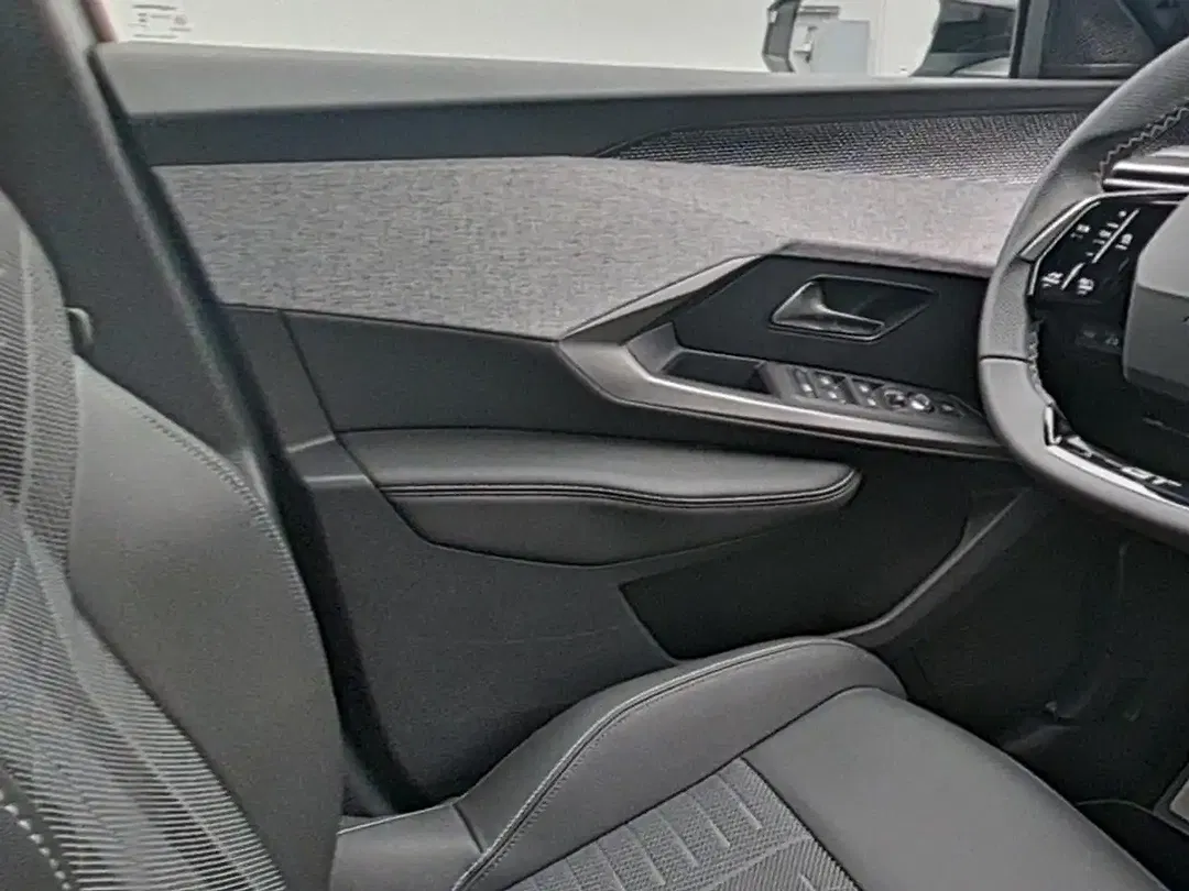 Peugeot 3008 - Thumbnail 12