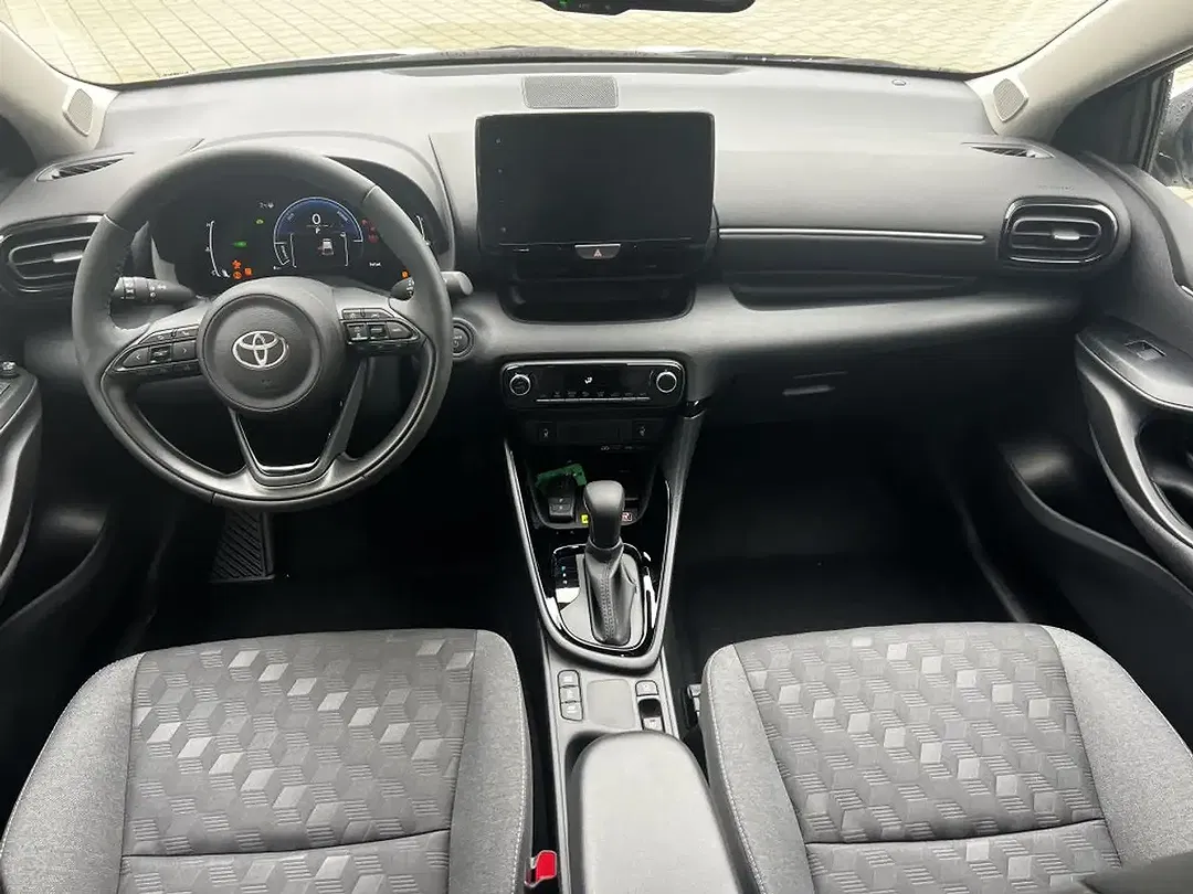 Toyota Yaris - Thumbnail 9