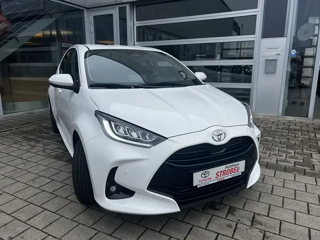 Toyota Yaris - Thumbnail 2