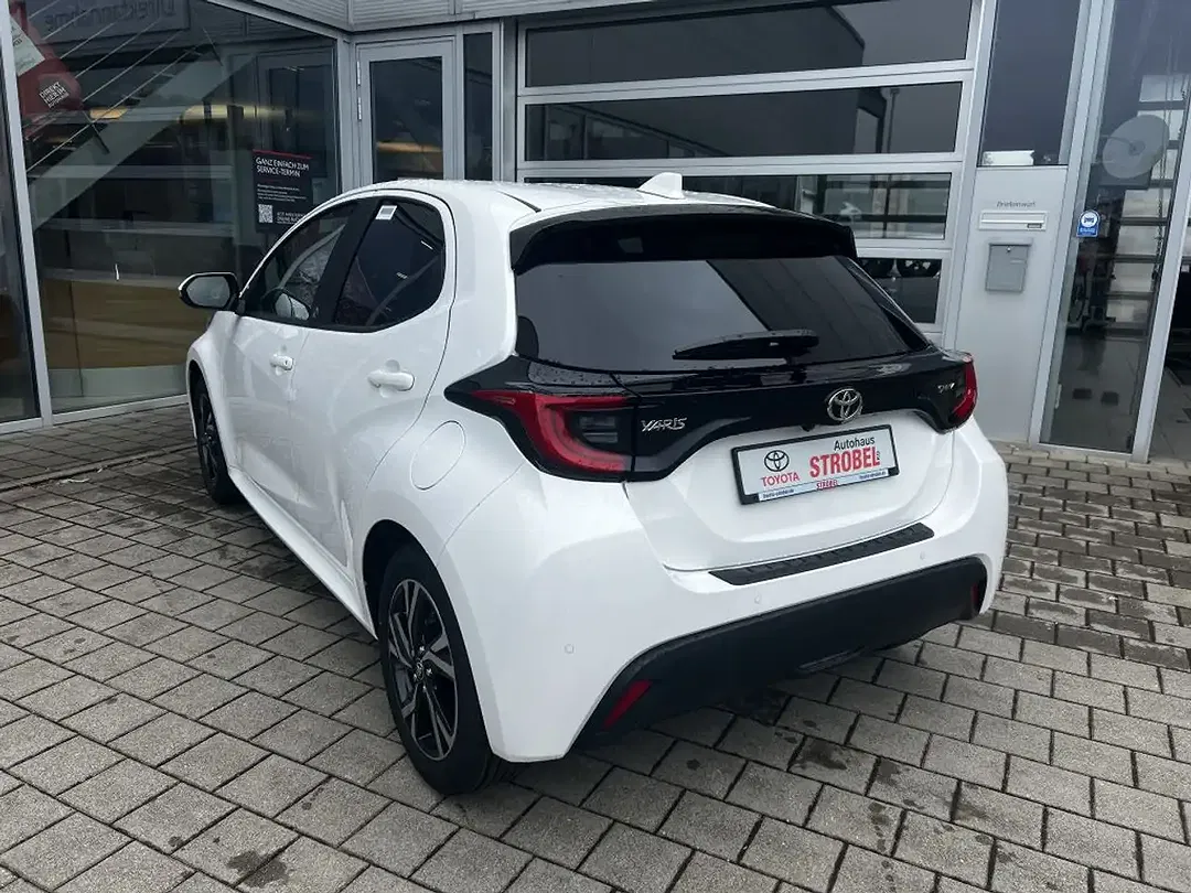 Toyota Yaris - Thumbnail 4