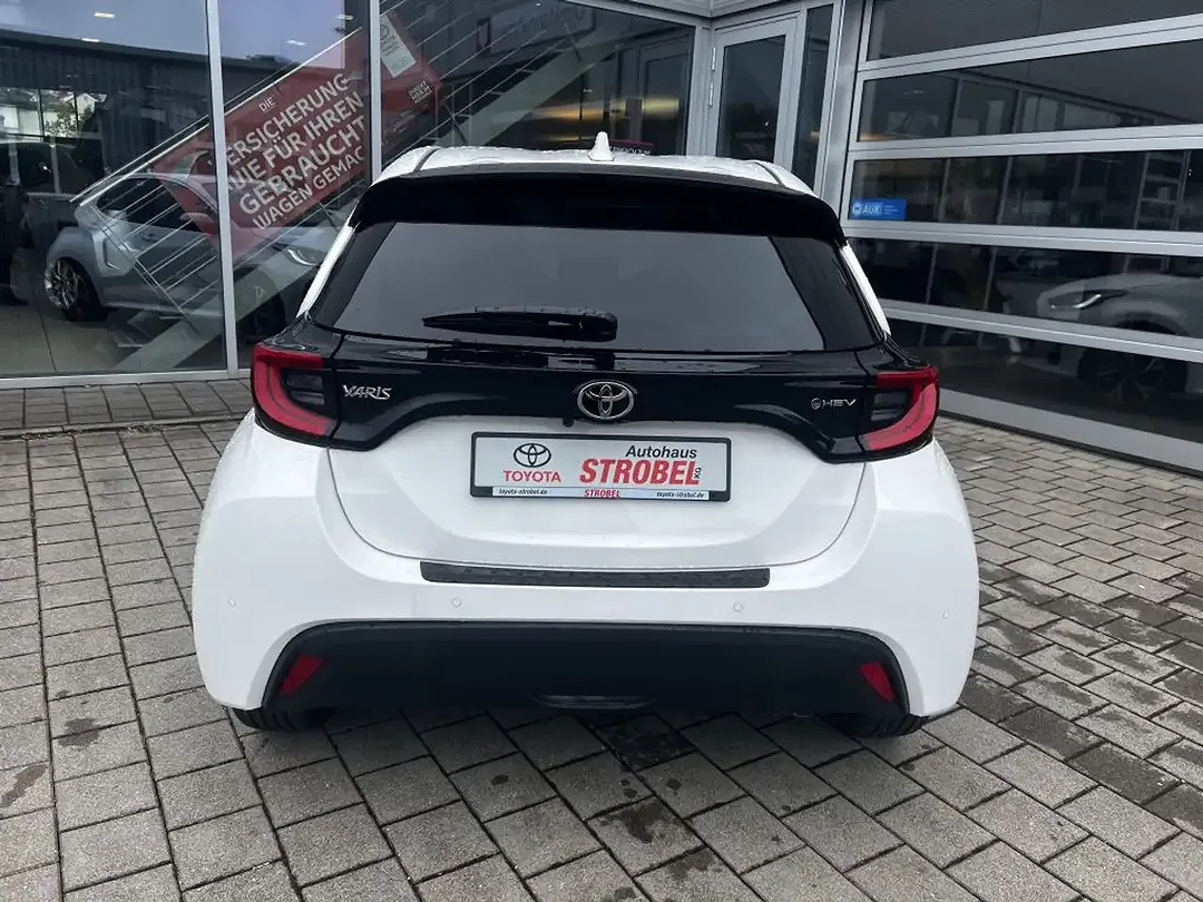 Toyota Yaris - Thumbnail 5