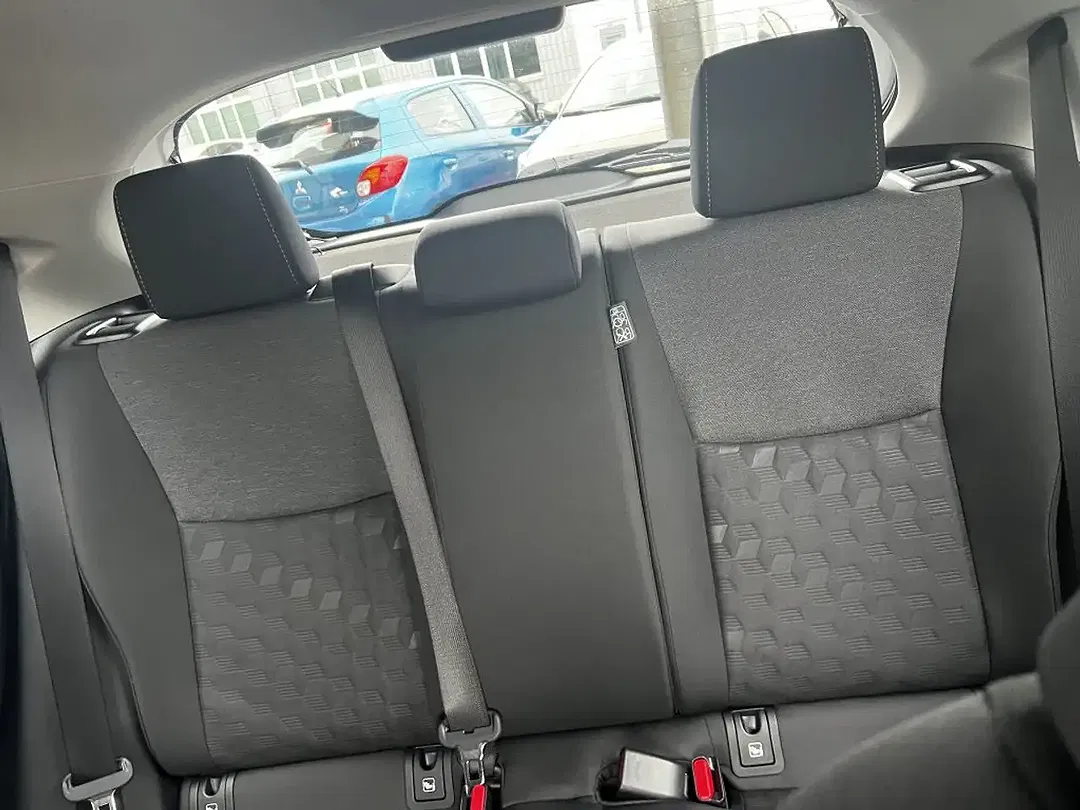 Toyota Yaris - Thumbnail 8