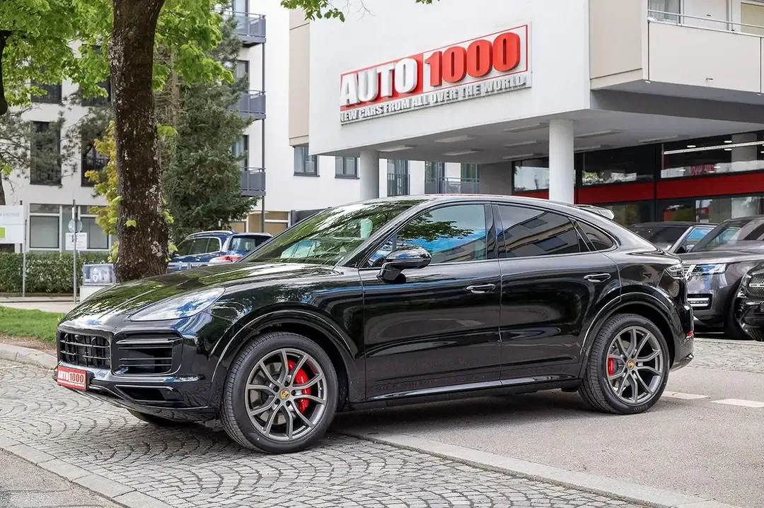 Porsche Cayenne - Thumbnail 1