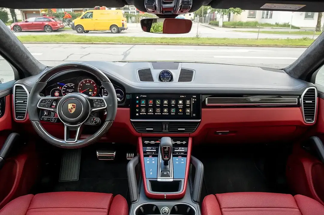 Porsche Cayenne - Thumbnail 10
