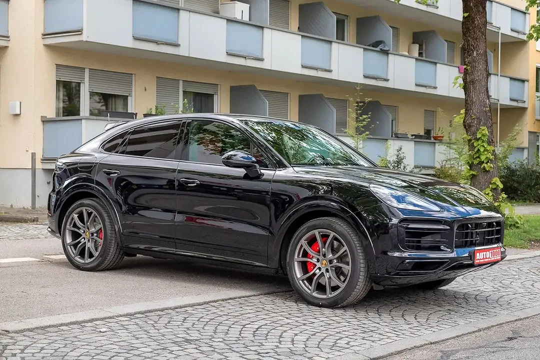 Porsche Cayenne - Thumbnail 2