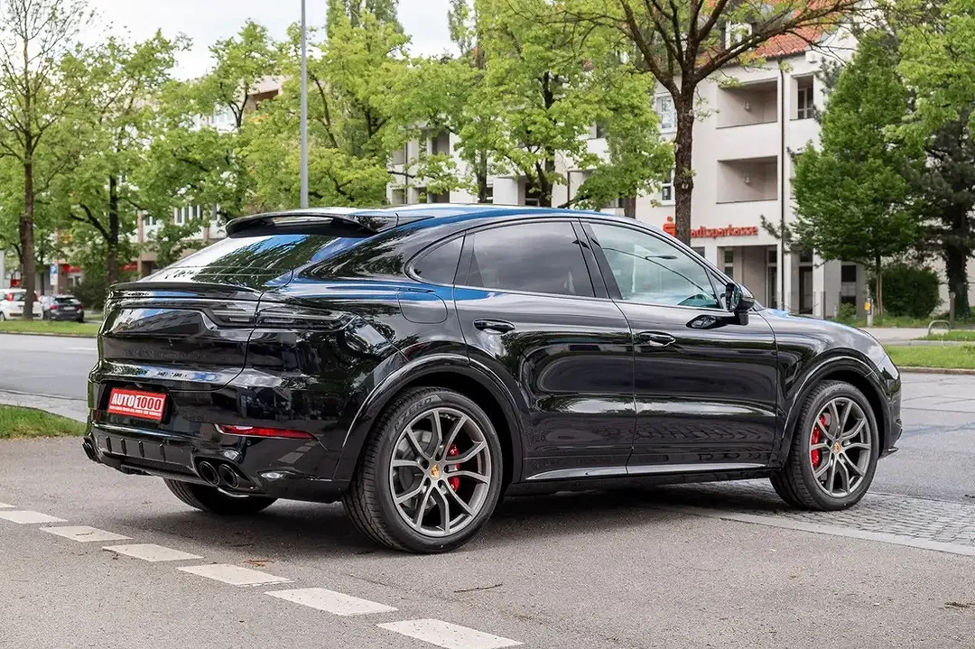 Porsche Cayenne - Thumbnail 3