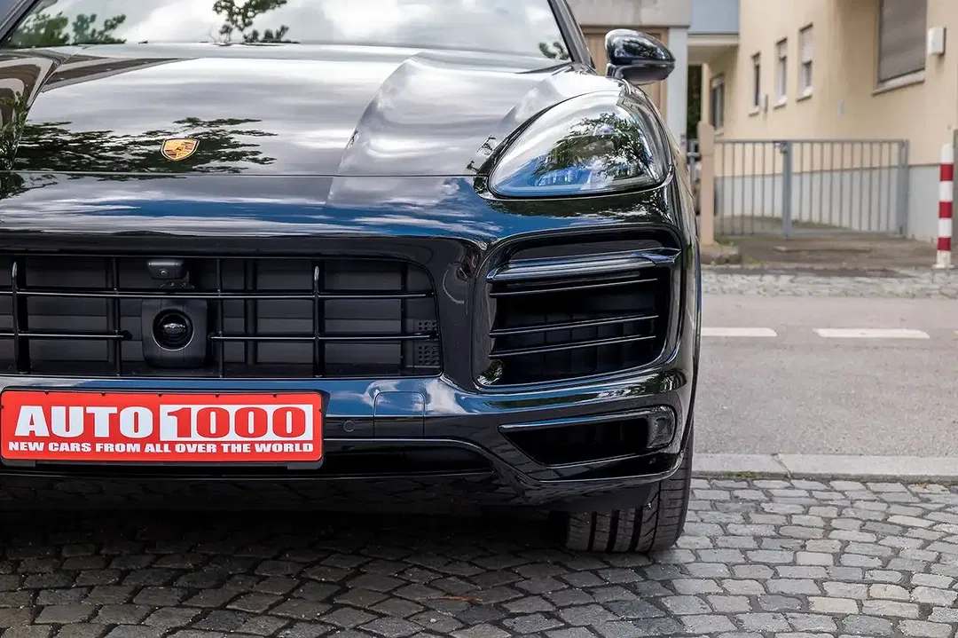 Porsche Cayenne - Thumbnail 4