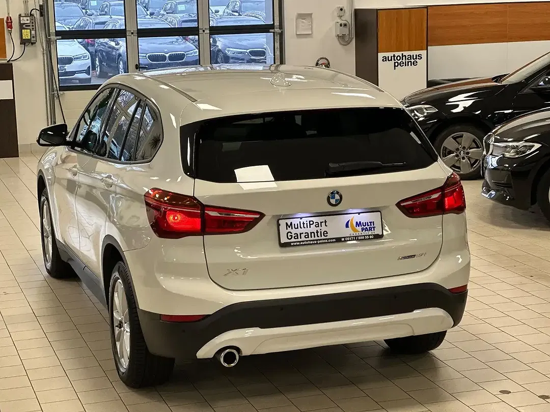 BMW X1 - Thumbnail 2