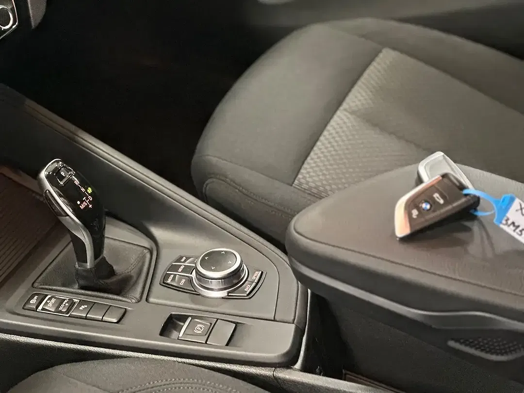 BMW X1 - Thumbnail 4
