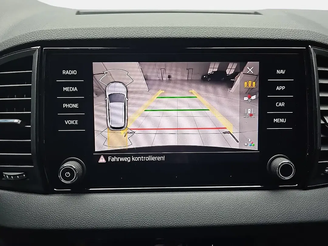 Skoda Karoq - Thumbnail 10