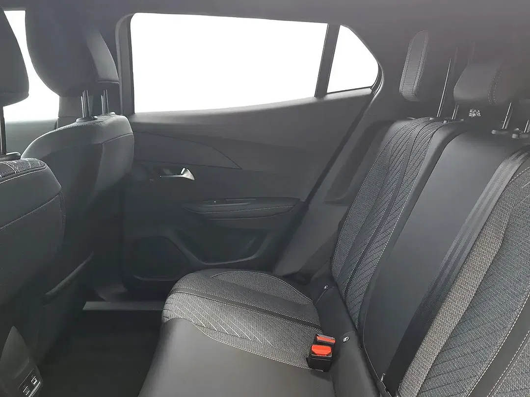 Peugeot 2008 - Thumbnail 8