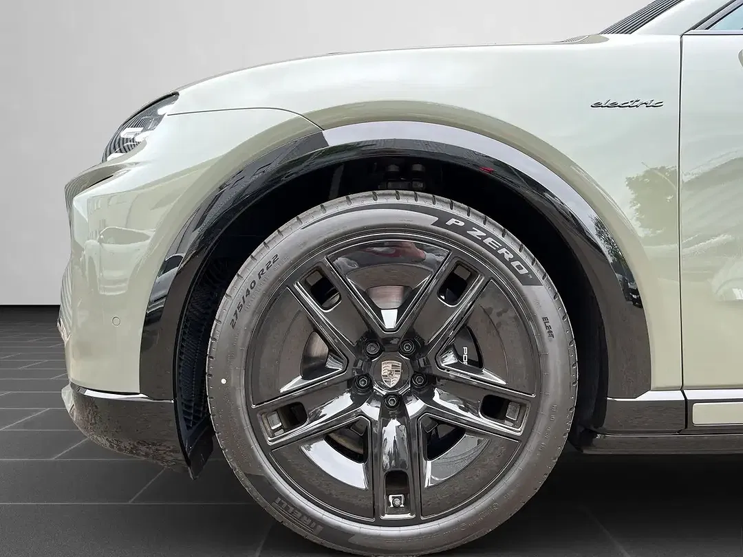 Porsche Cayenne - Thumbnail 8