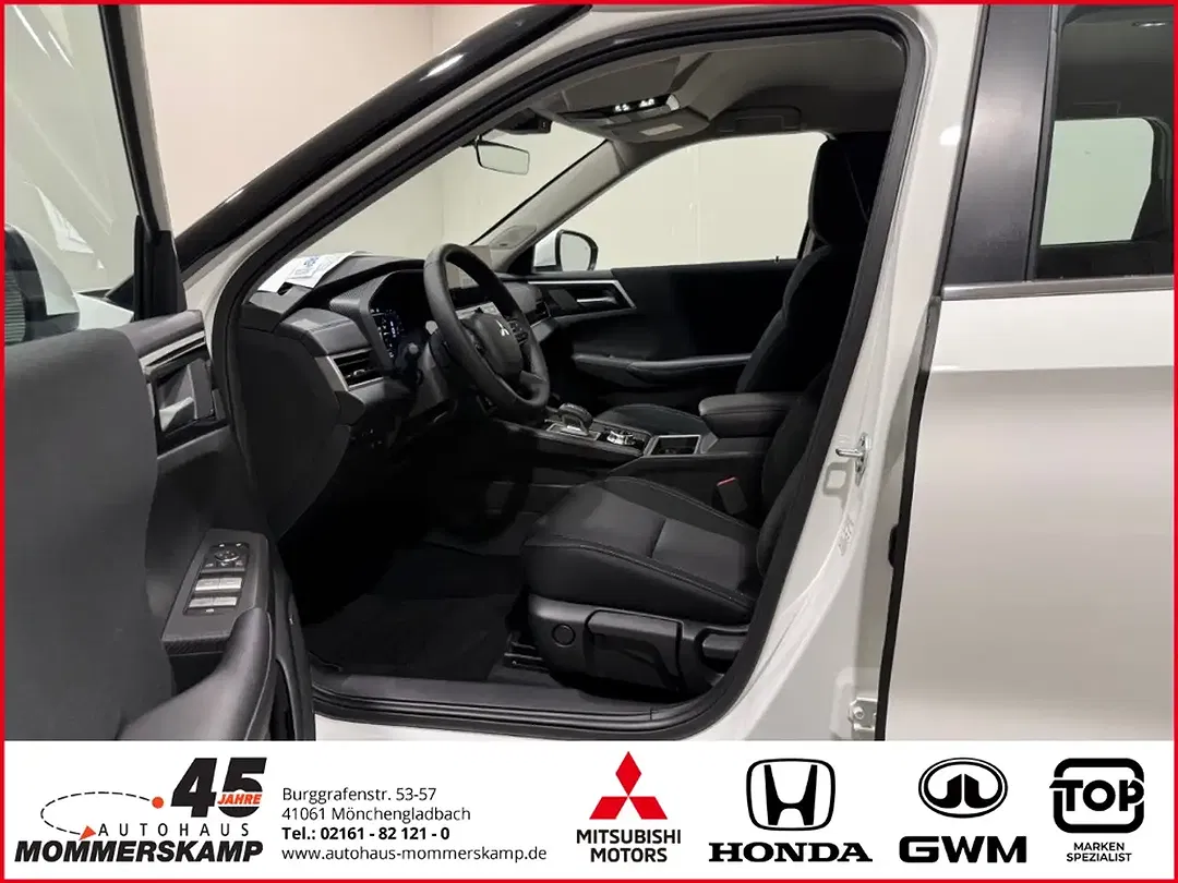 Mitsubishi Outlander - Thumbnail 5
