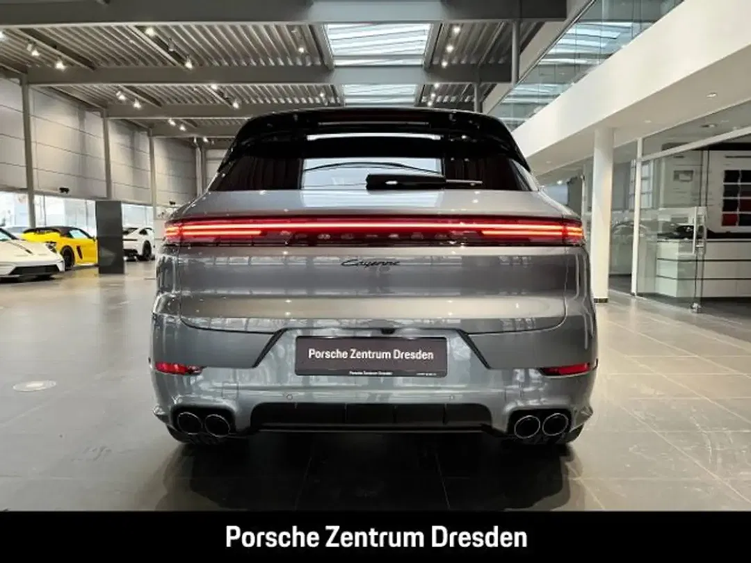 Porsche Cayenne - Thumbnail 10