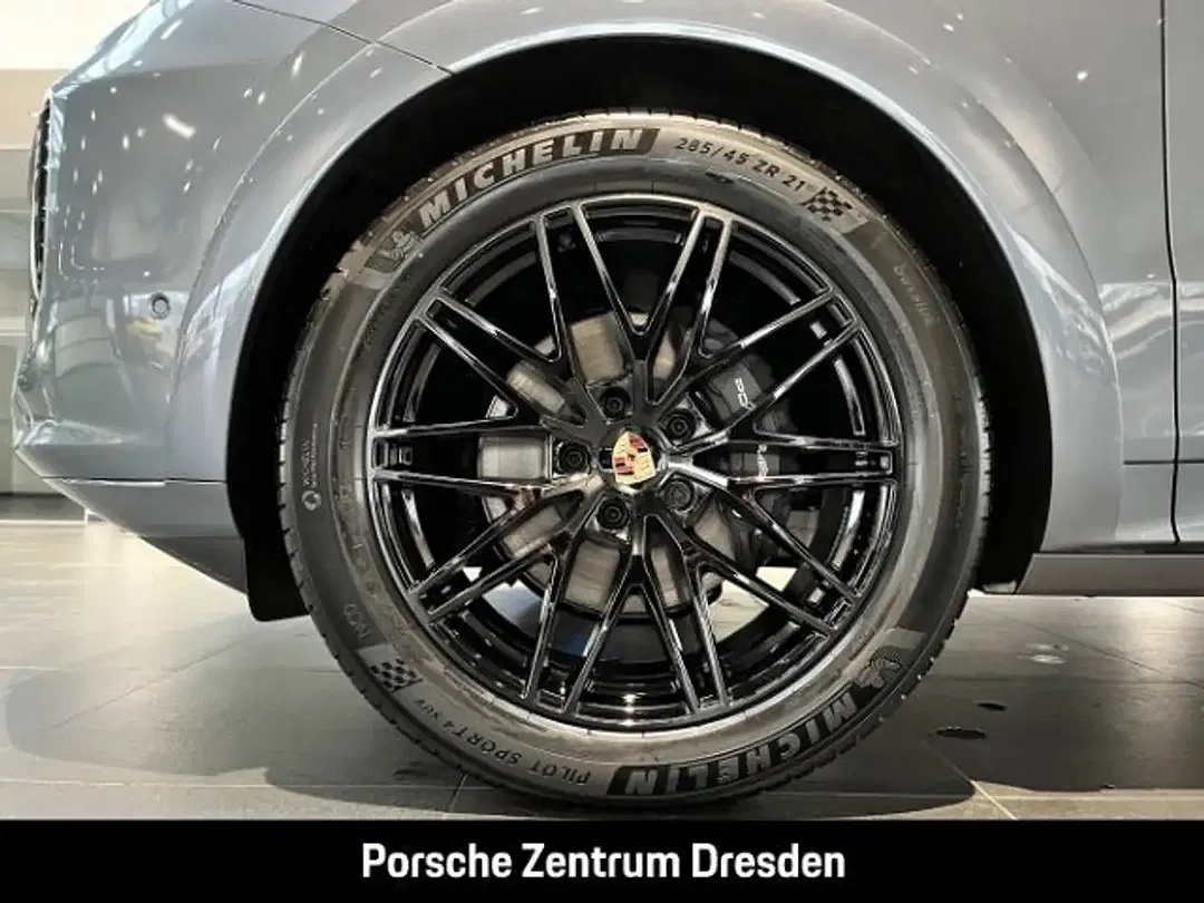Porsche Cayenne - Thumbnail 11