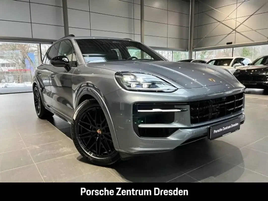 Porsche Cayenne - Thumbnail 6