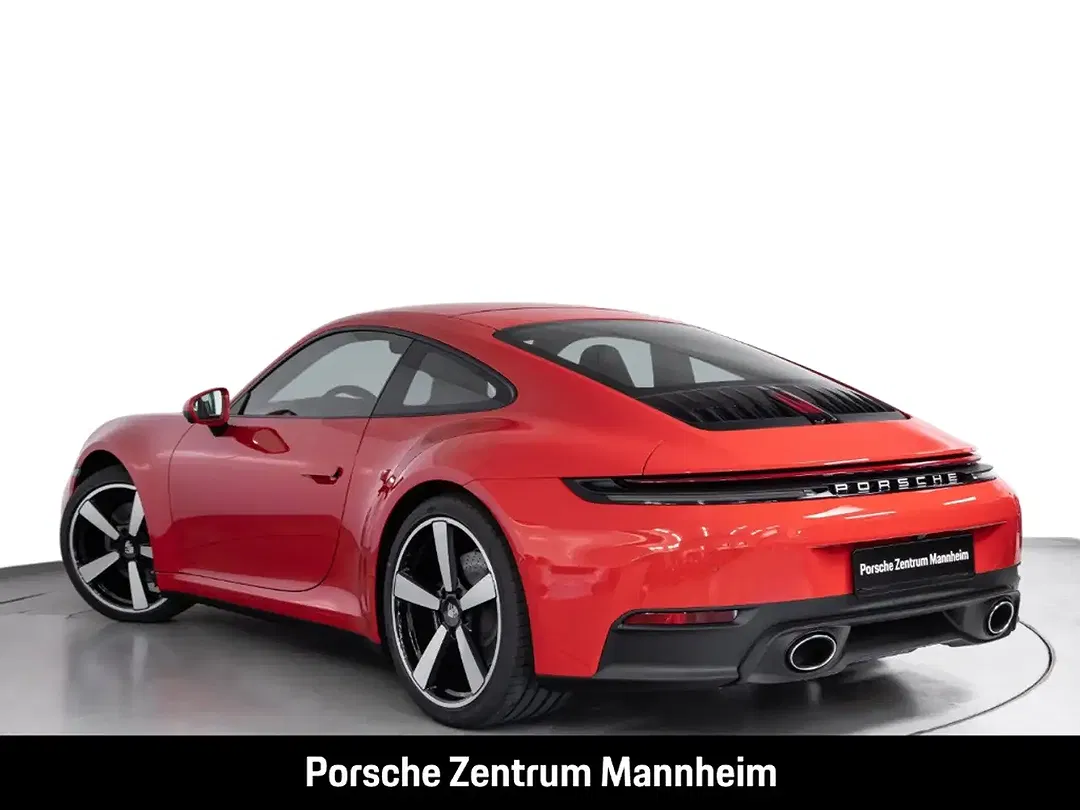 Porsche 992 - Thumbnail 3