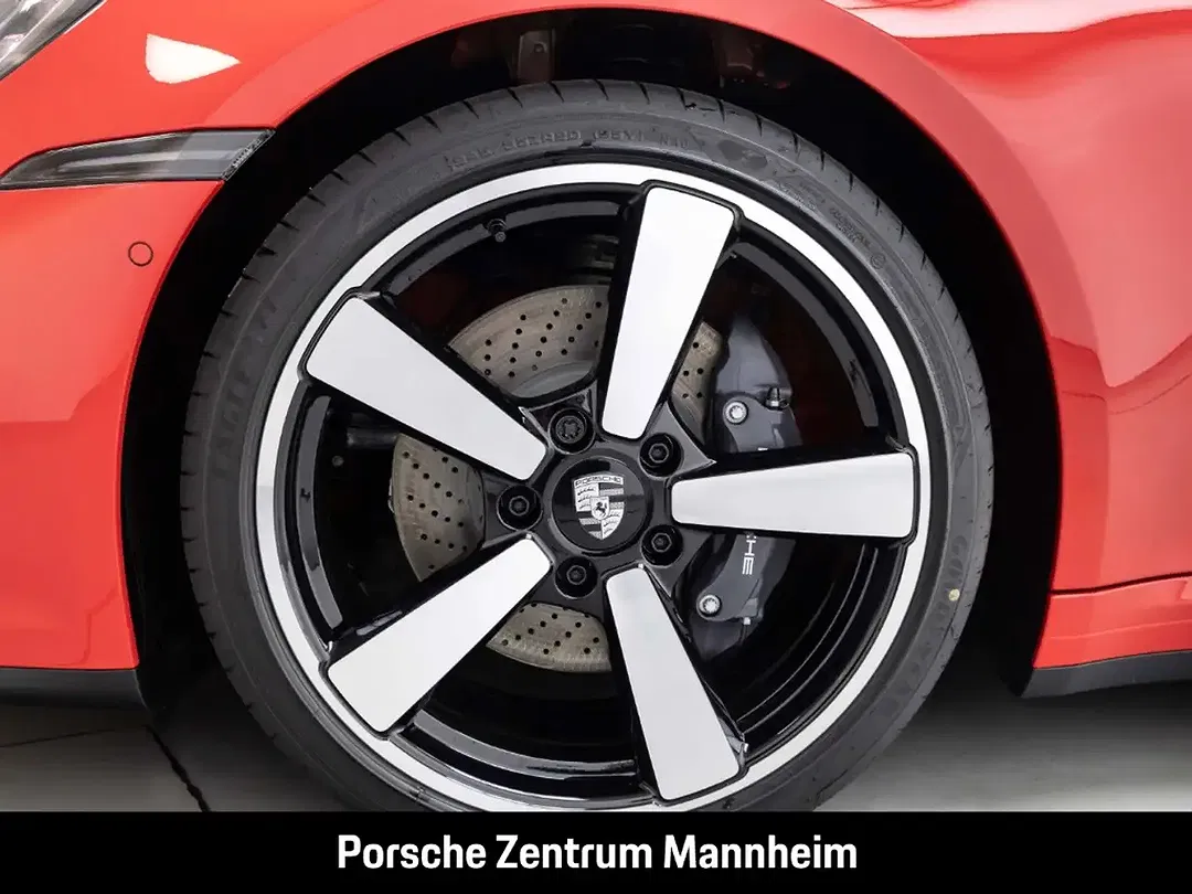 Porsche 992 - Thumbnail 8