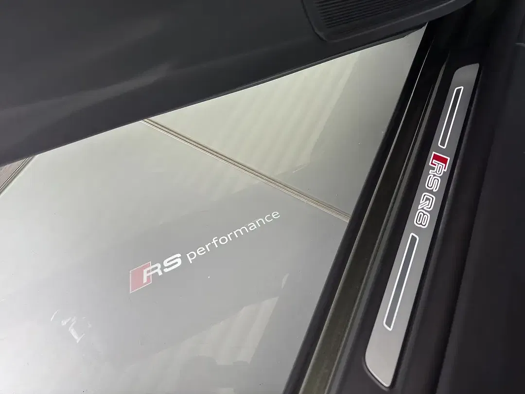 Audi RS Q8 - Thumbnail 14