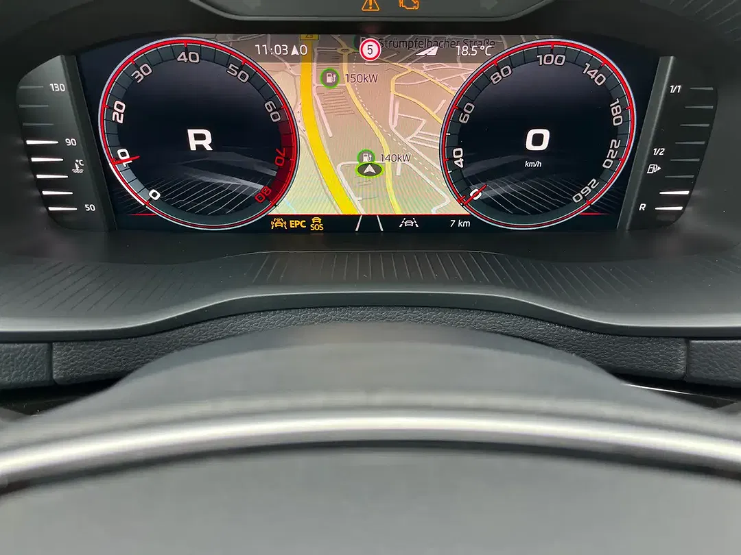 Skoda Karoq - Thumbnail 8