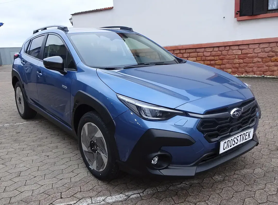 Subaru Crosstrek - Thumbnail 3