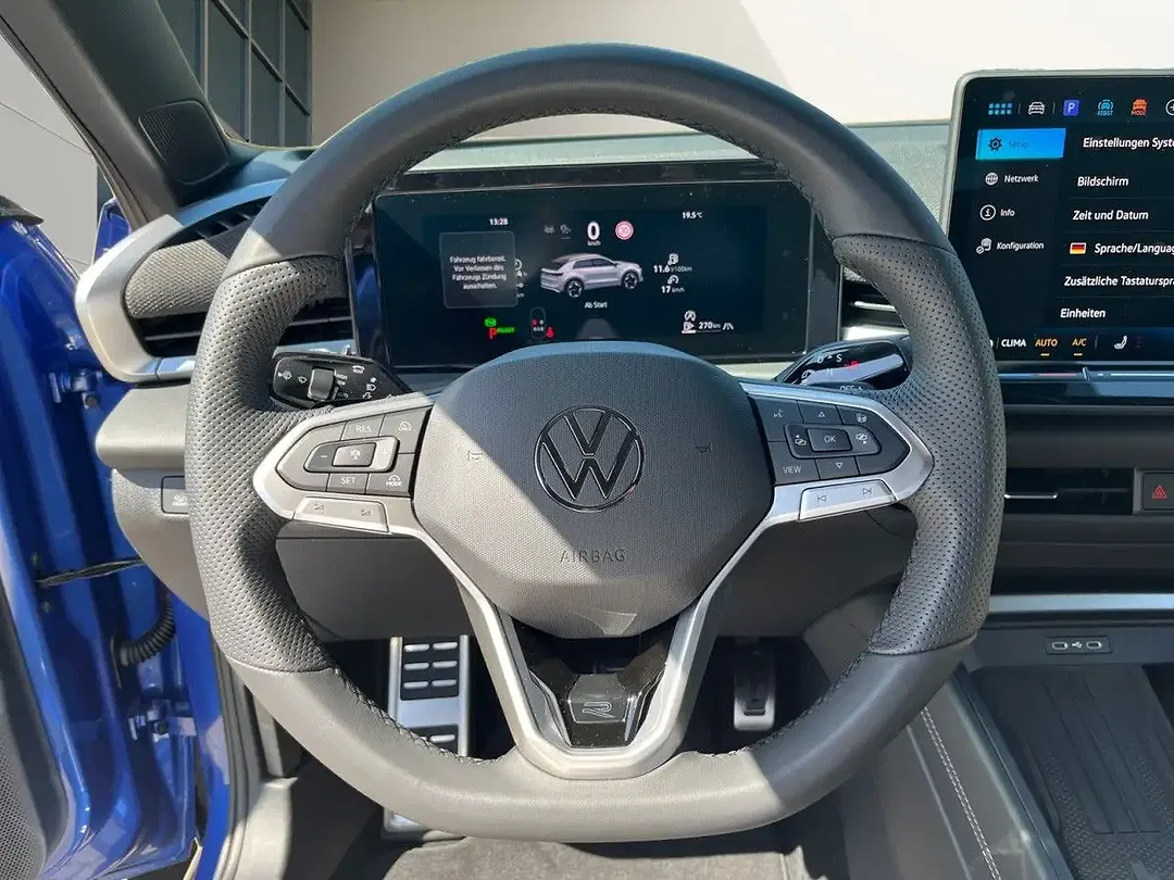 Volkswagen T-Roc - Thumbnail 10