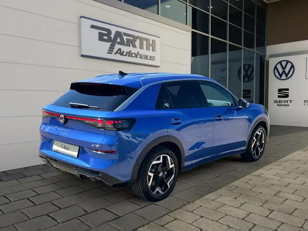 Volkswagen T-Roc - Thumbnail 3