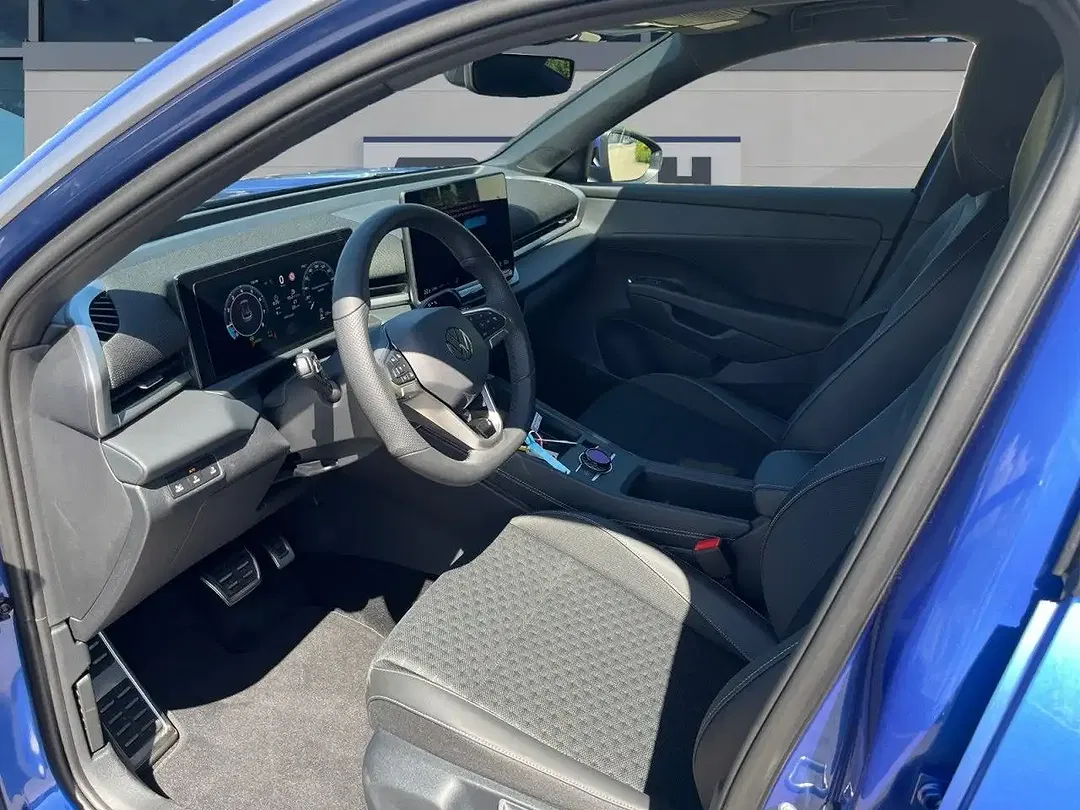 Volkswagen T-Roc - Thumbnail 5