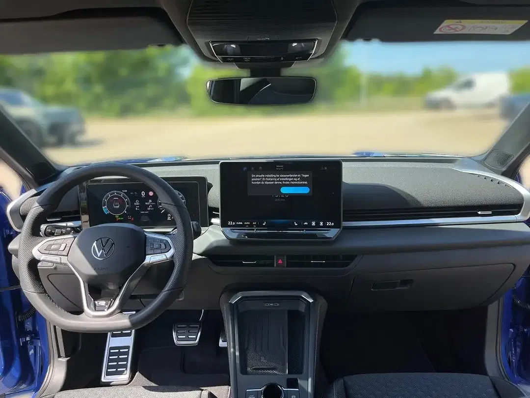 Volkswagen T-Roc - Thumbnail 8