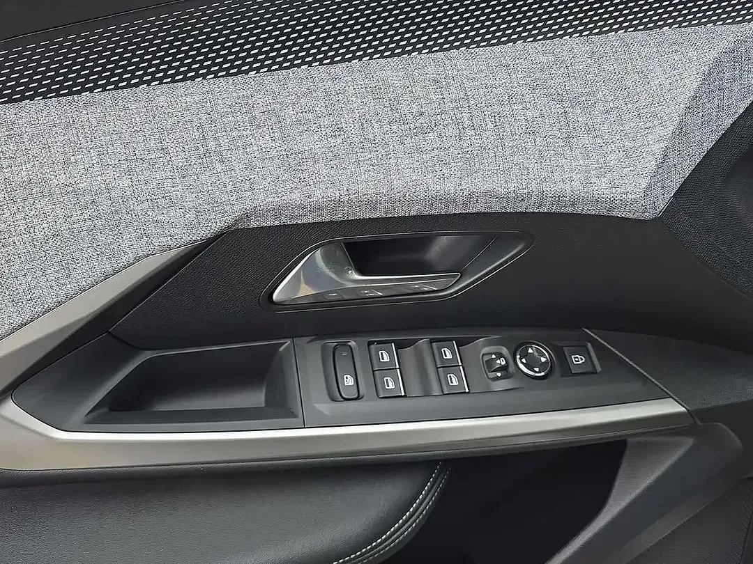 Peugeot 3008 - Thumbnail 10