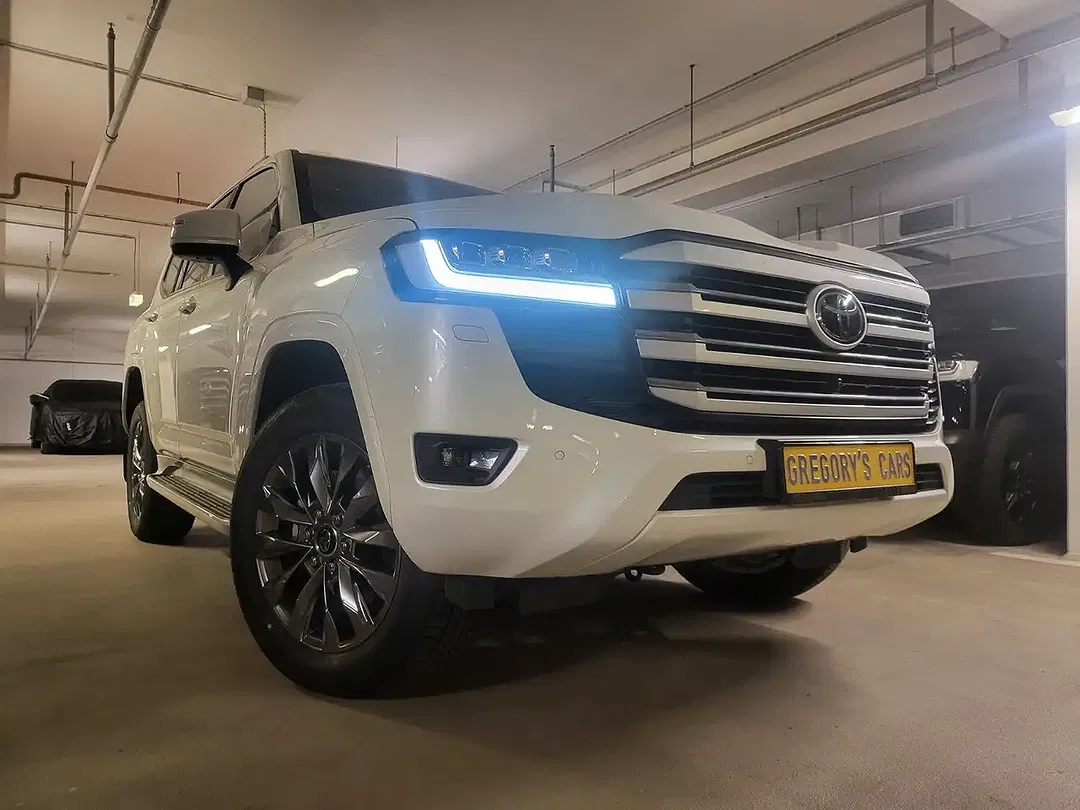 Toyota Land Cruiser - Thumbnail 9
