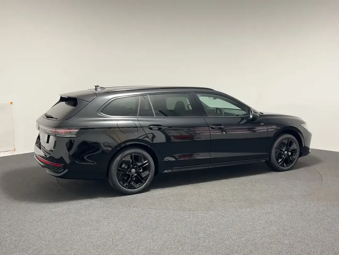 Volkswagen Passat - Thumbnail 7