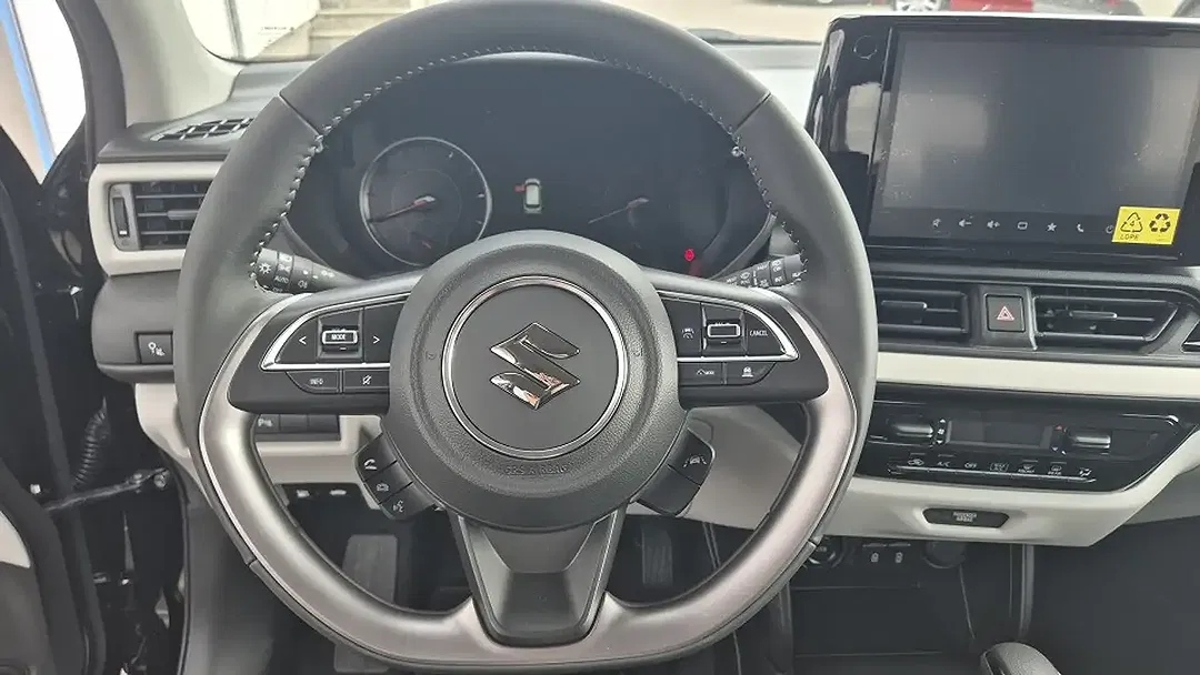 Suzuki Swift - Thumbnail 12