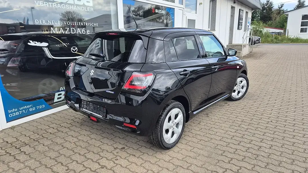 Suzuki Swift - Thumbnail 2