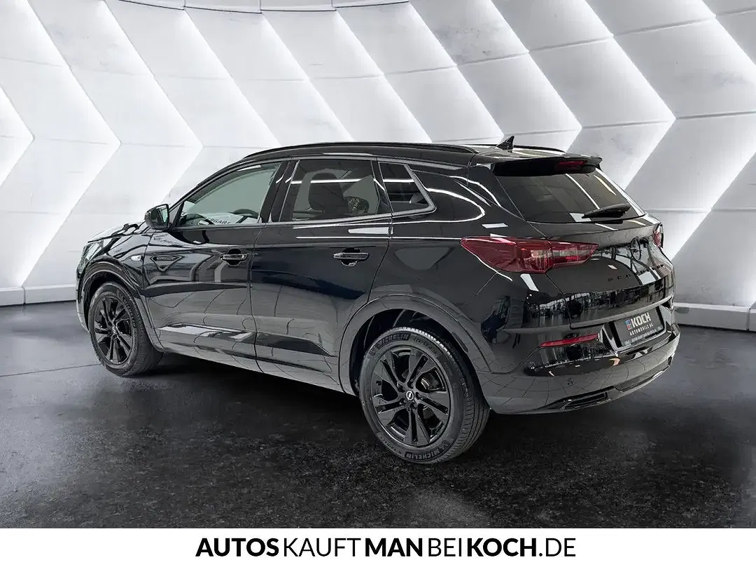 Opel Grandland - Thumbnail 2
