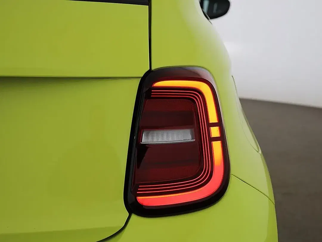 Abarth 500e - Thumbnail 7