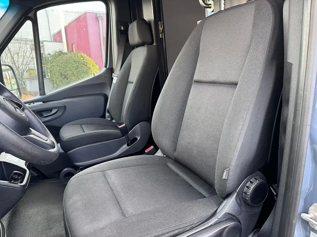 Mercedes-Benz Sprinter - Thumbnail 11